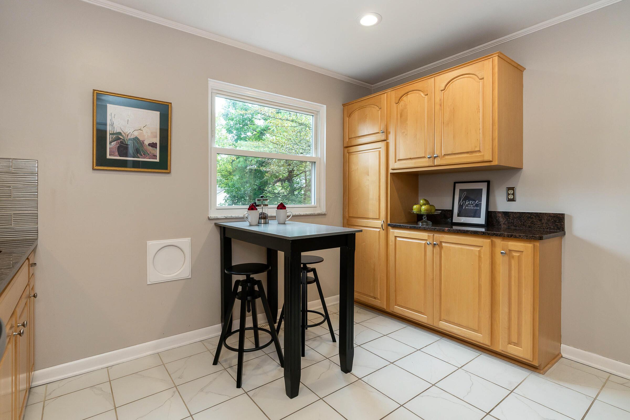 2654 Lane Road Columbus, OH 43220 - Photo 12 of 33 Kitchen