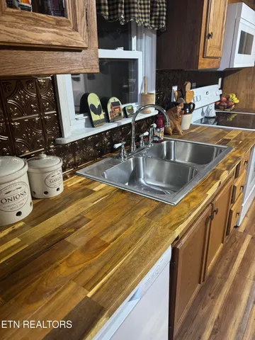 $170,000 | 307 East Walden Street, La Follette, TN 37766