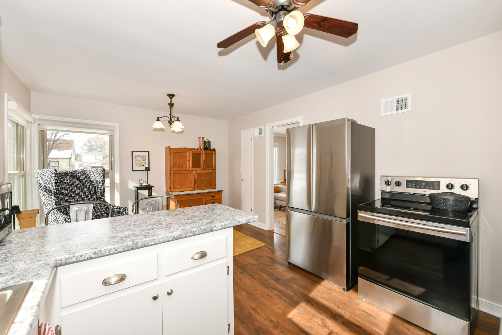 2440 South 81st Street West Allis, WI 53219 - Photo 8 of 35 Stainless appliances