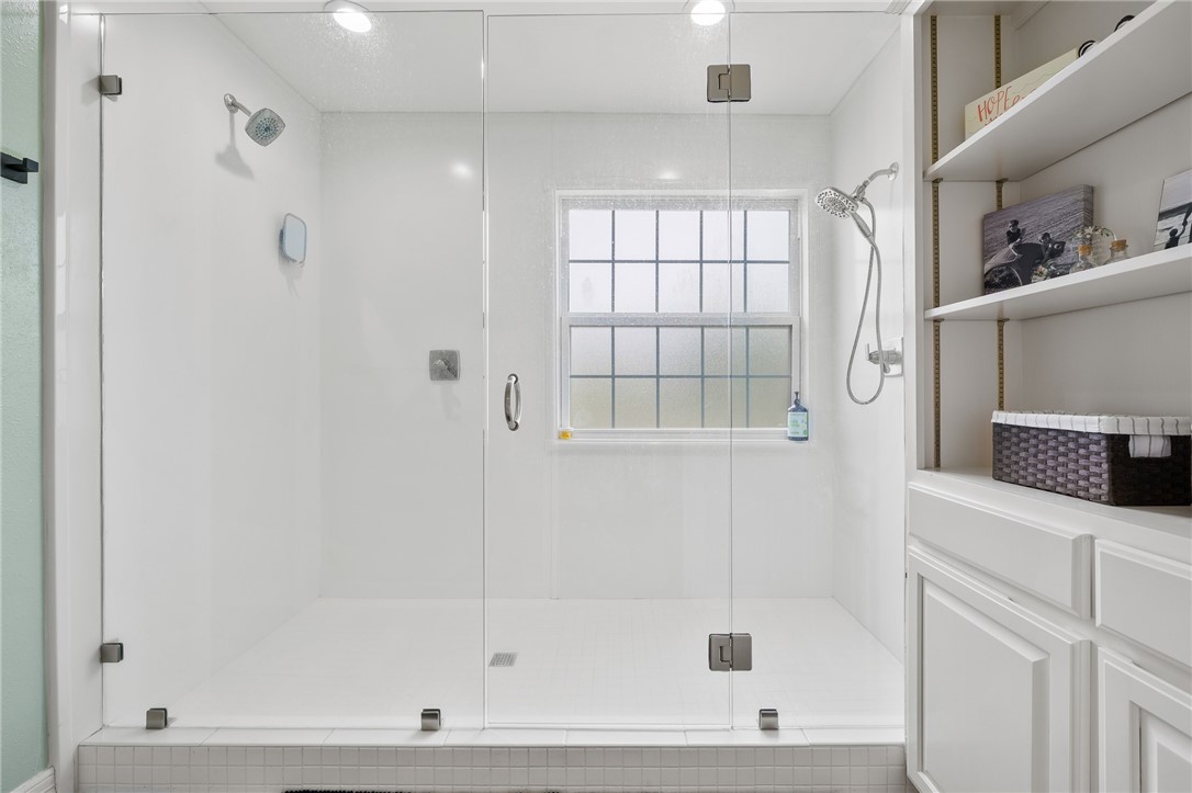 2 Schendel Road Portland, TX 78374 - Photo 25 of 39 a bathroom with a bathtub and a shower