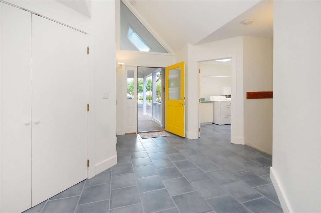 297 Laws Brook Road Concord, MA 01742 - Photo 10 of 42