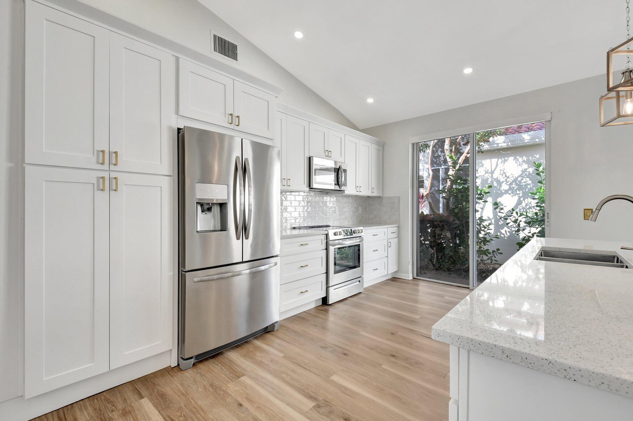 3947 Redondo Way Boca Raton, FL 33487 - Photo 17 of 41 17-web-or-mls-DSC_2020