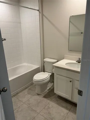 $2,300 | 14111 Crimson Avenue, Bradenton, FL 34211