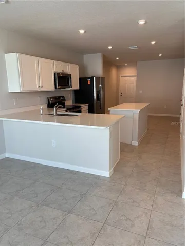 $2,300 | 14111 Crimson Avenue, Bradenton, FL 34211