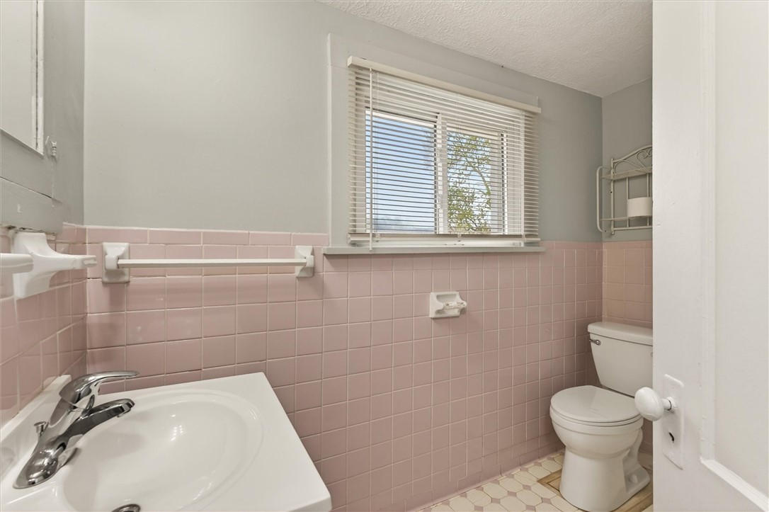 126 West Avenue East Rochester, NY 14445 - Photo 22 of 34