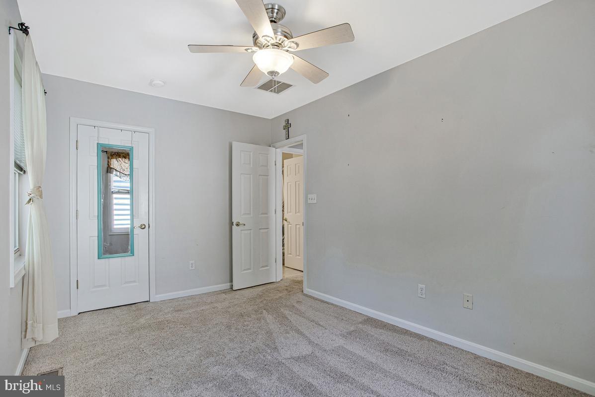 1617 Hilltop Road Edgewater, MD 21037 - Photo 25 of 36