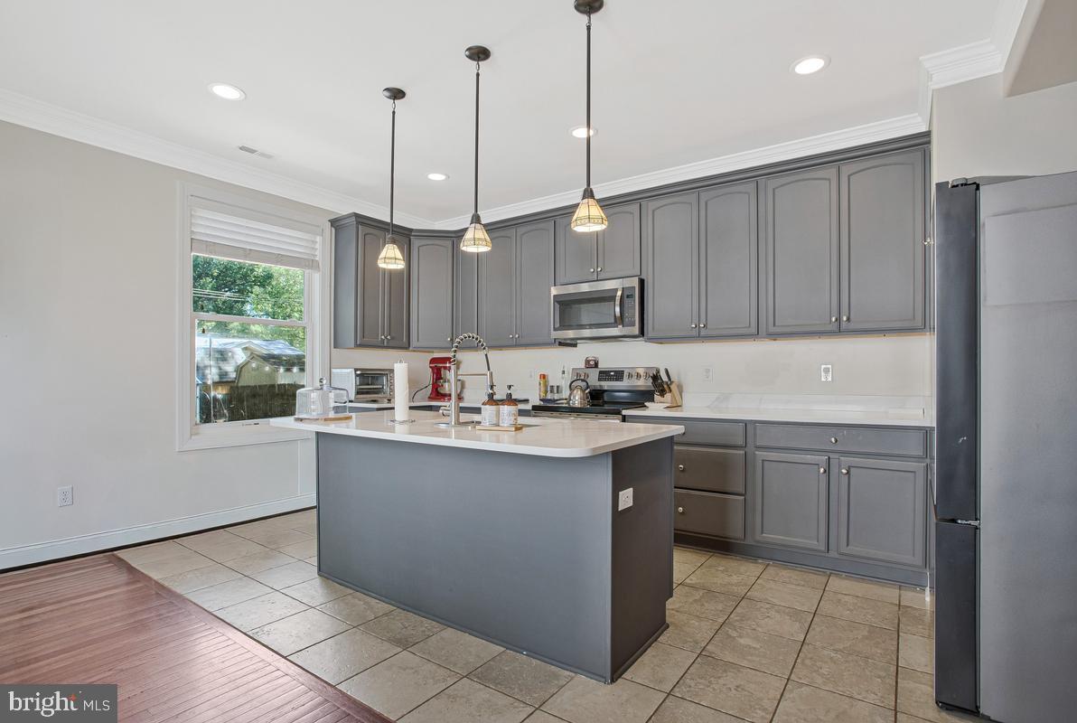 1617 Hilltop Road Edgewater, MD 21037 - Photo 8 of 36