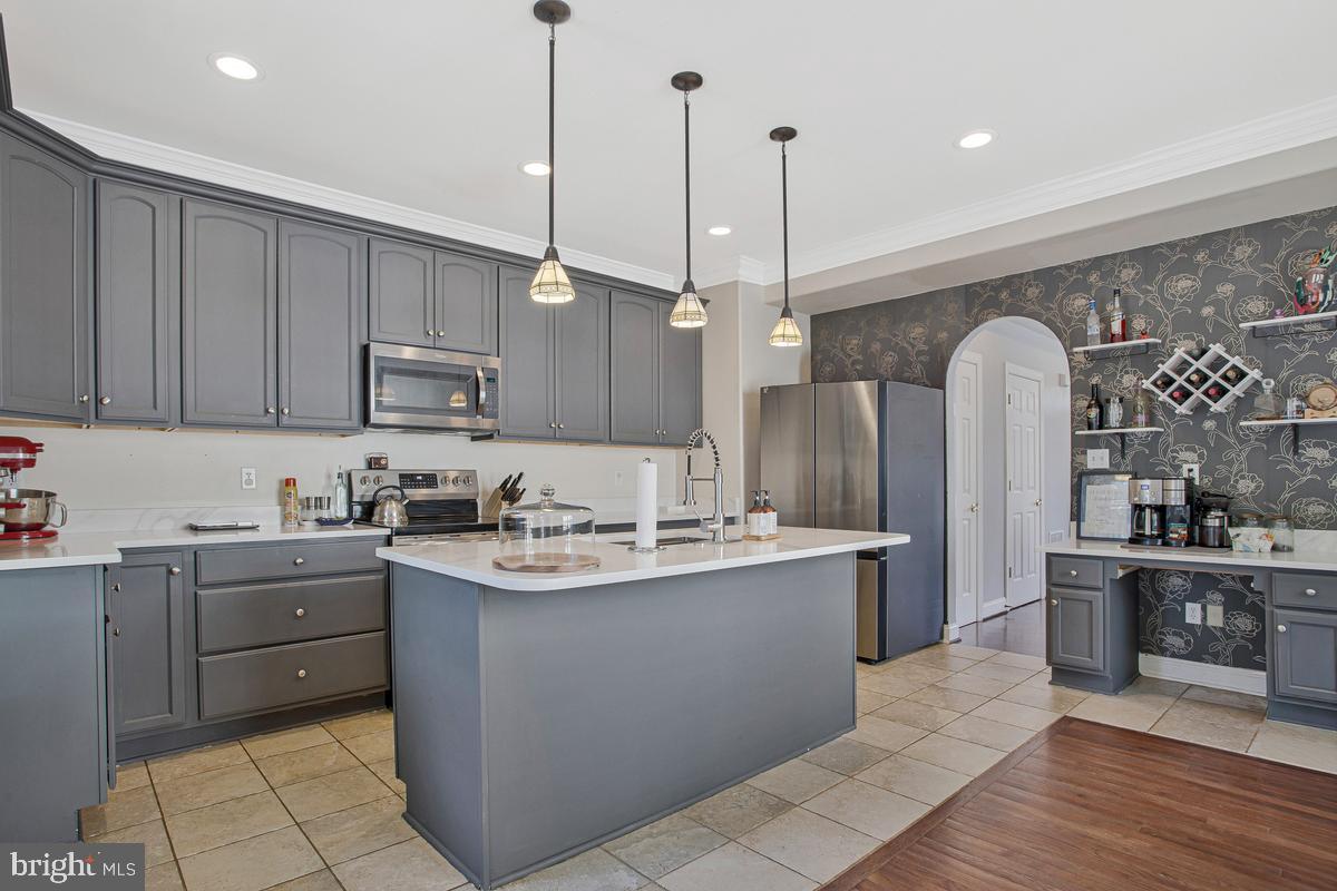 1617 Hilltop Road Edgewater, MD 21037 - Photo 9 of 36