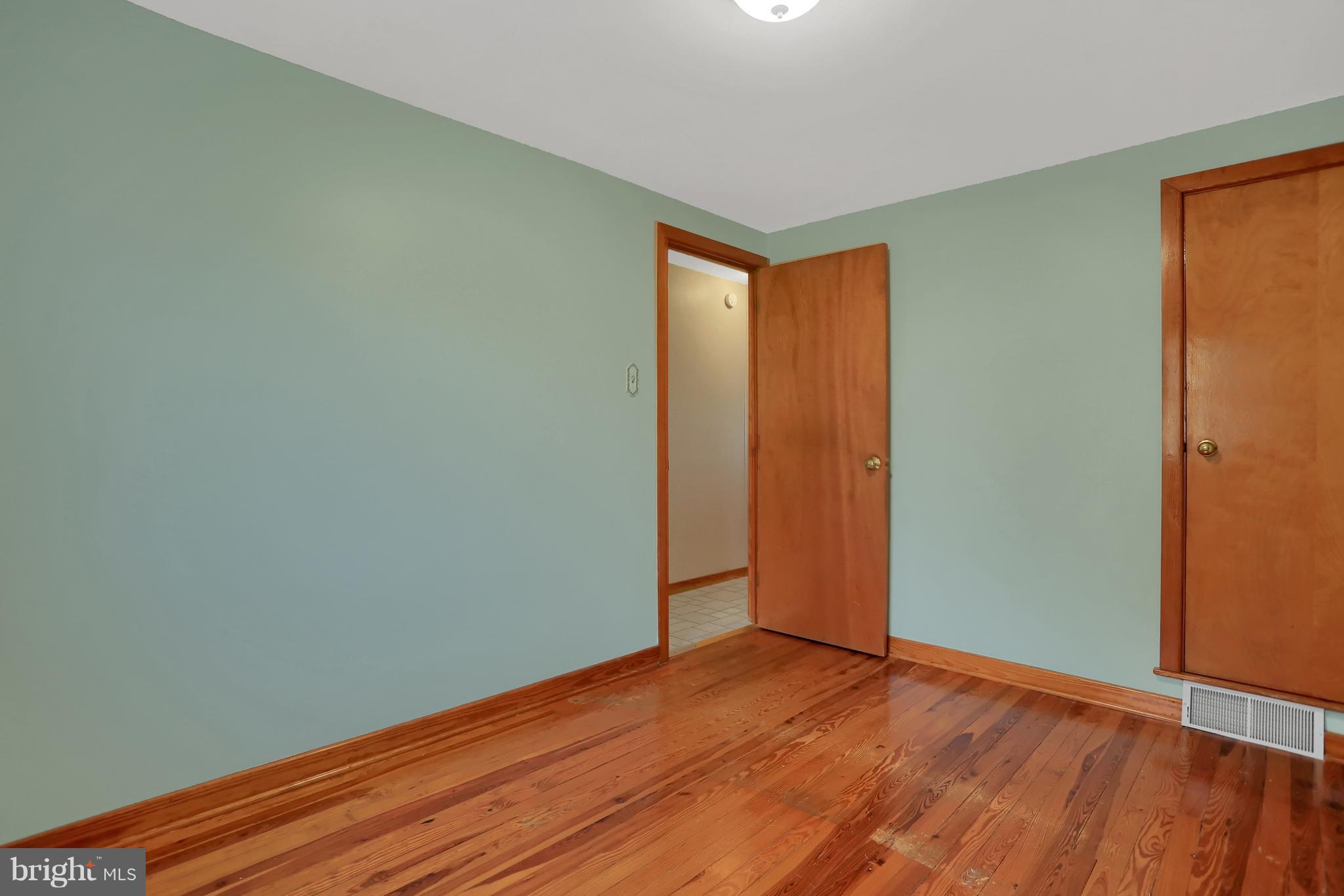 742 Lake Road Spring Grove, PA 17362 - Photo 12 of 33