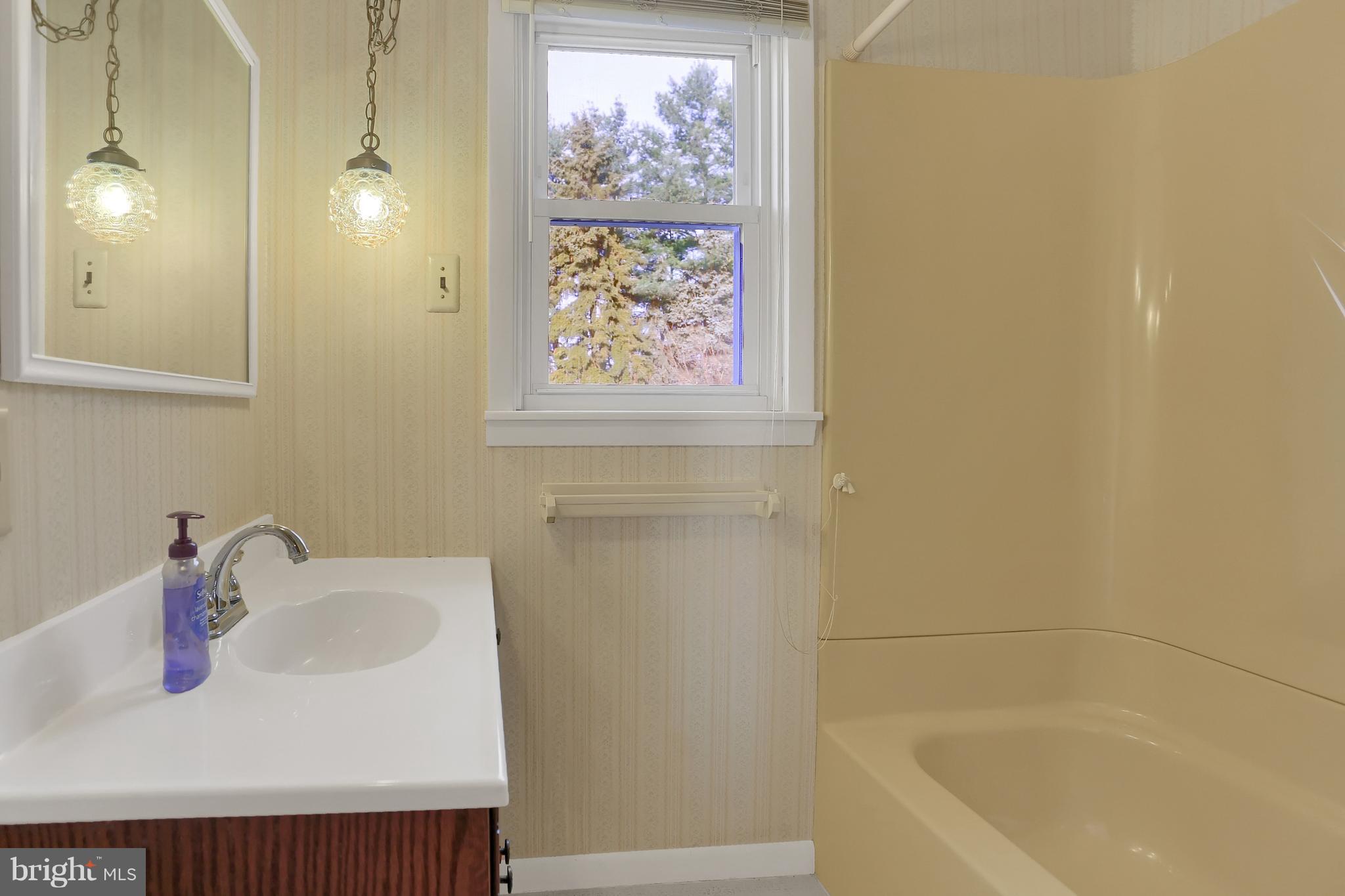 742 Lake Road Spring Grove, PA 17362 - Photo 14 of 33