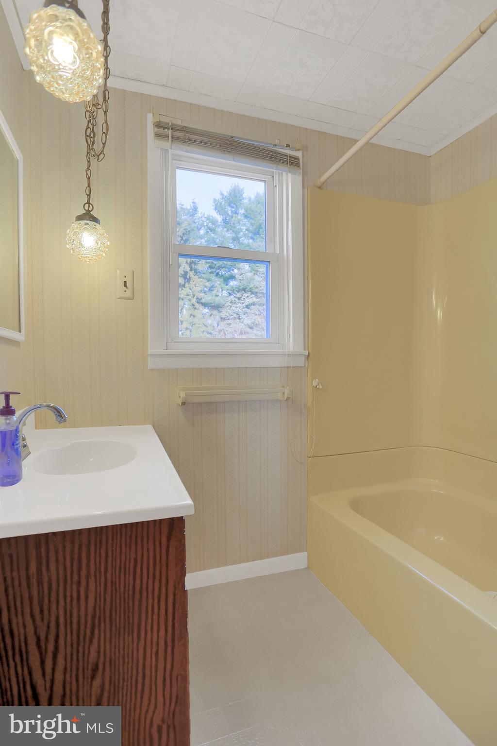 742 Lake Road Spring Grove, PA 17362 - Photo 15 of 33