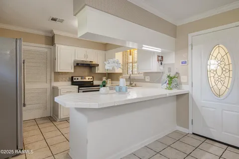 $269,900 | 303 Estainville Avenue, Lafayette, LA 70508