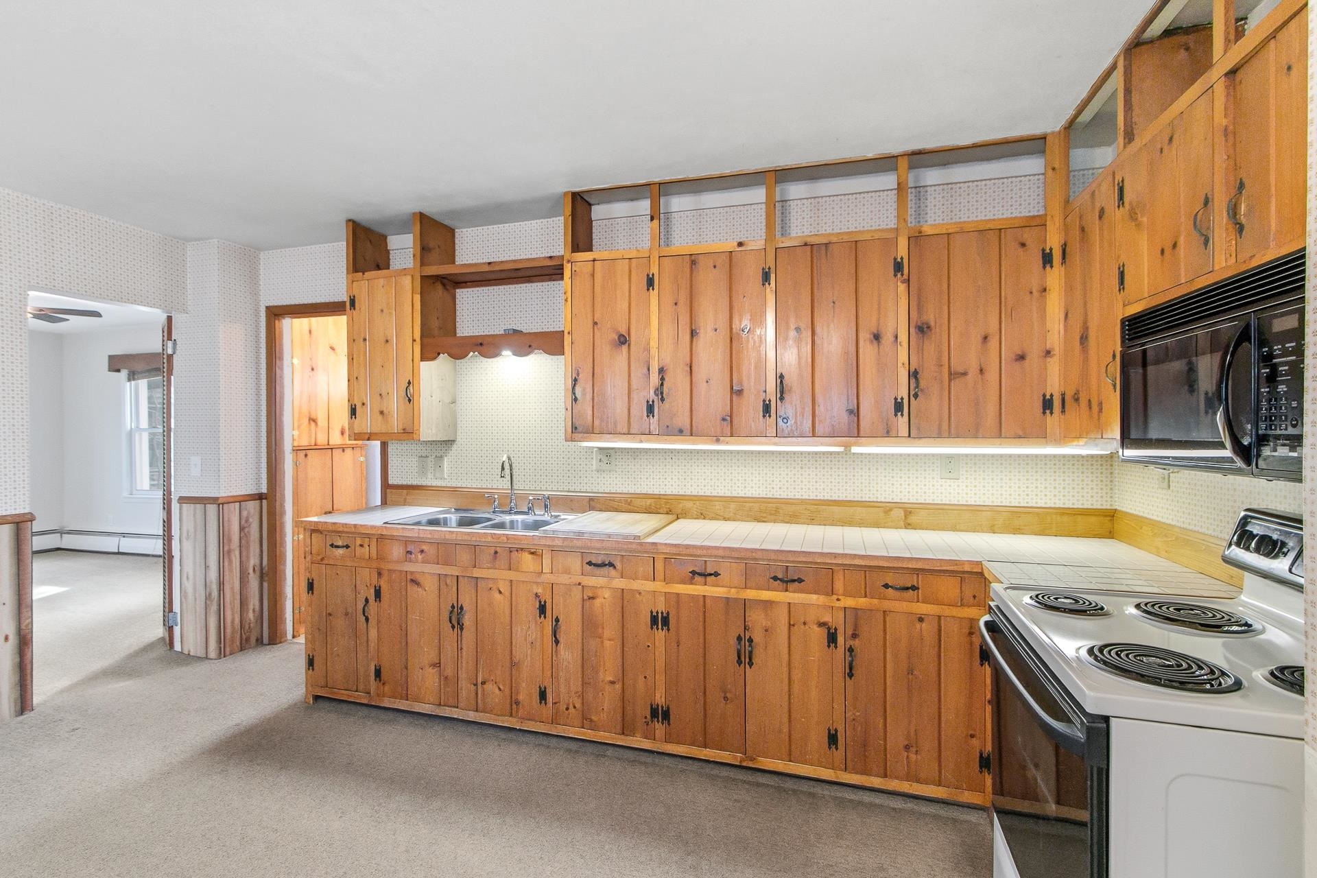 104 South 5th Street Mount Horeb, WI 53572 - Photo 6 of 33