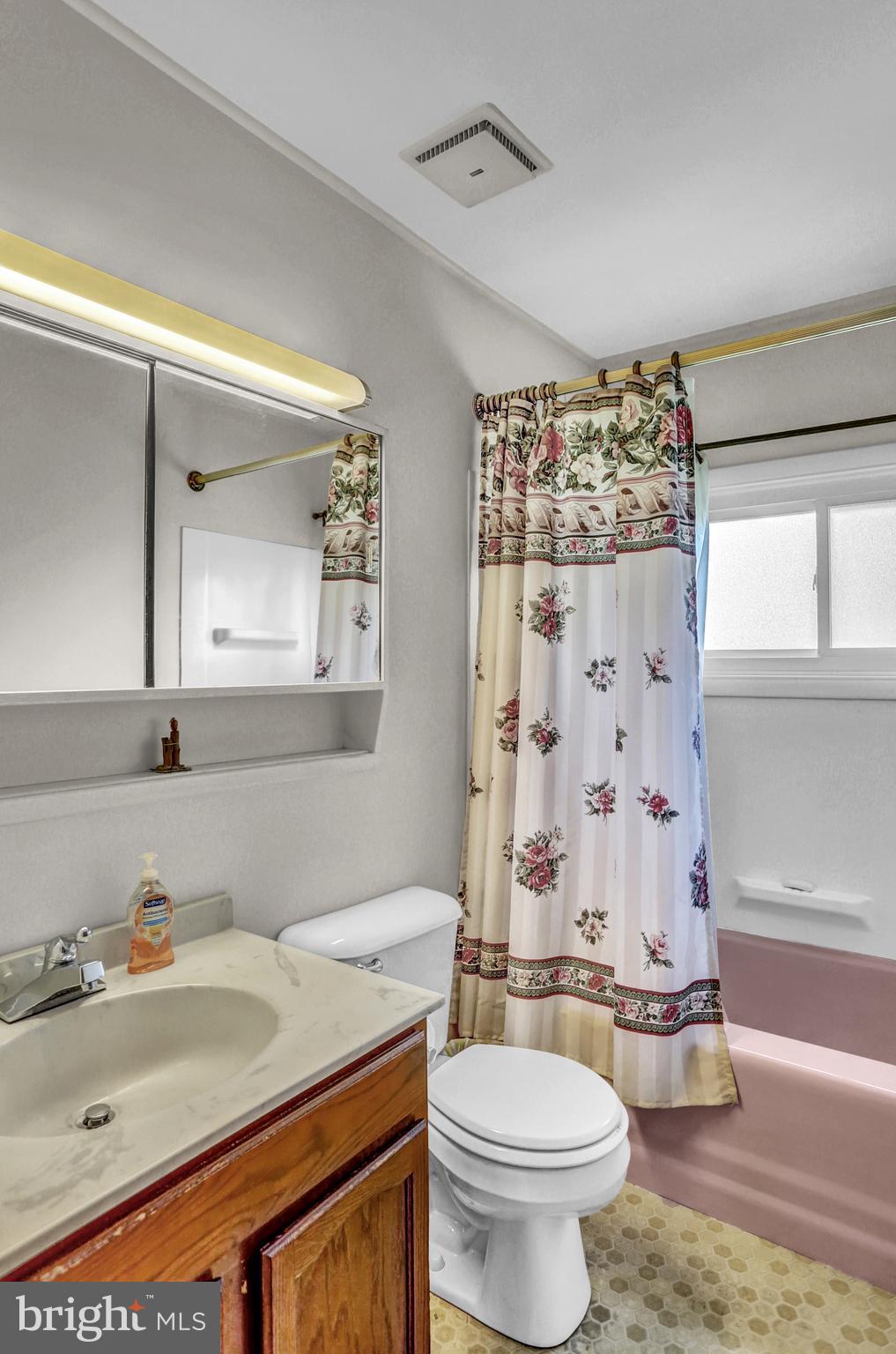 1508 Continental Road York, PA 17404 - Photo 22 of 37 Gallery Image 22