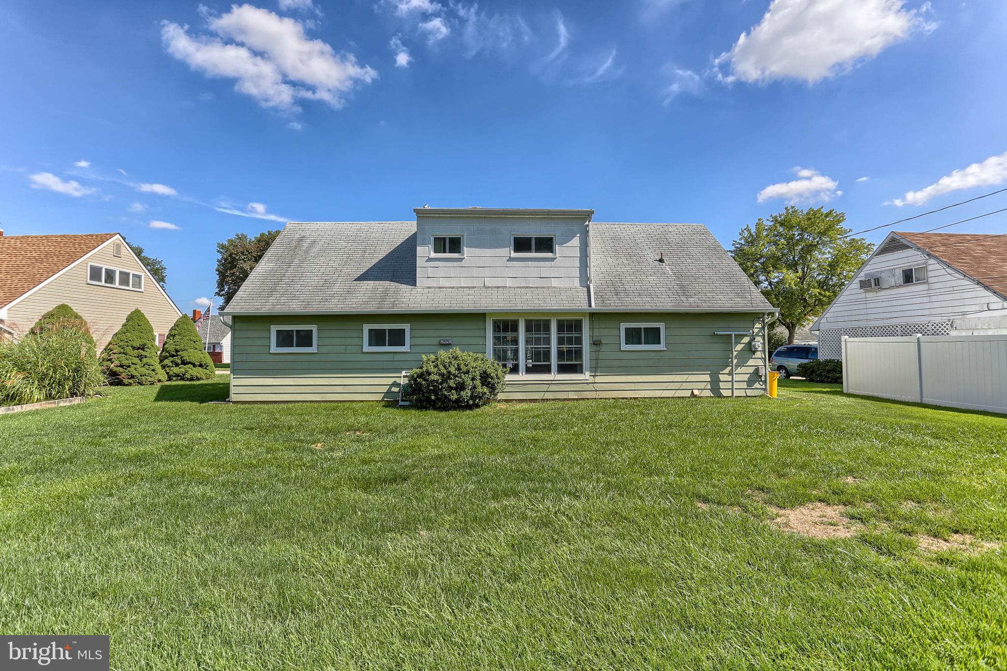 1508 Continental Road York, PA 17404 - Photo 4 of 37 Gallery Image 4