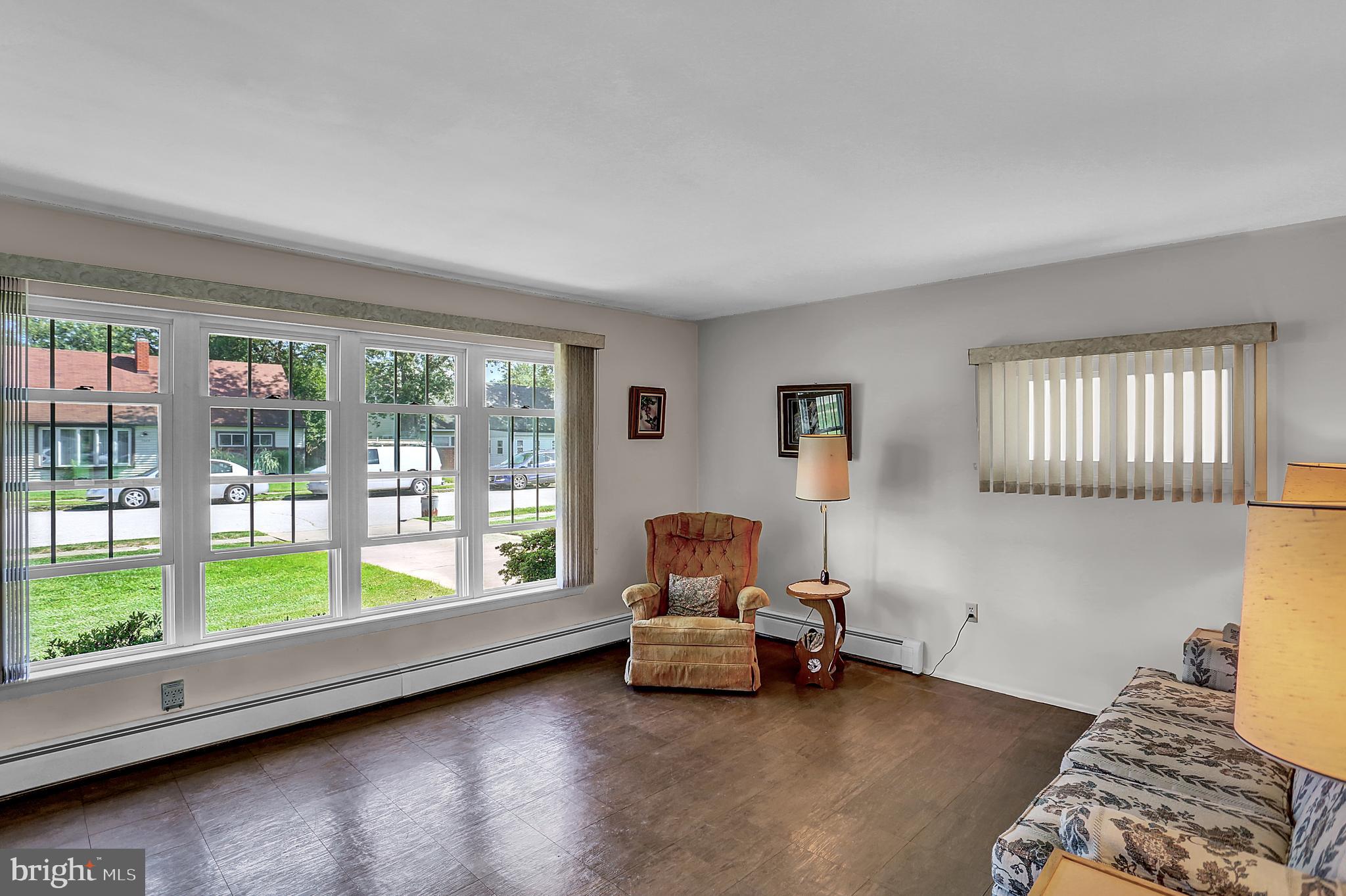 1508 Continental Road York, PA 17404 - Photo 5 of 37 Living room