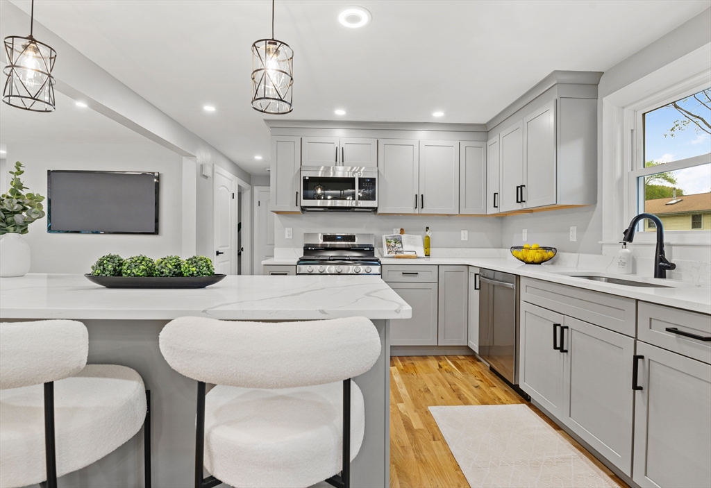 65 Reed Street Randolph, MA 02368 - Photo 10 of 38 Gallery Image 10