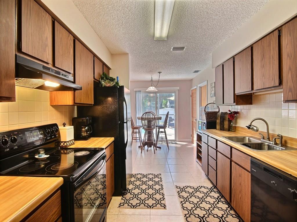 8305 Salerno Road Fort Pierce, FL 34951 - Photo 9 of 17 Gallery Image 9