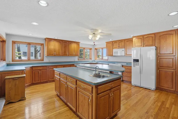 $1,199,000 | 15707 Sandy Beach Road Southeast, Mentor, MN 56736