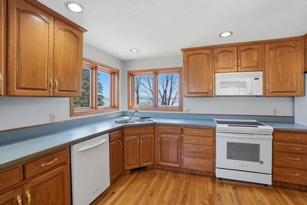 $1,199,000 | 15707 Sandy Beach Road Southeast, Mentor, MN 56736