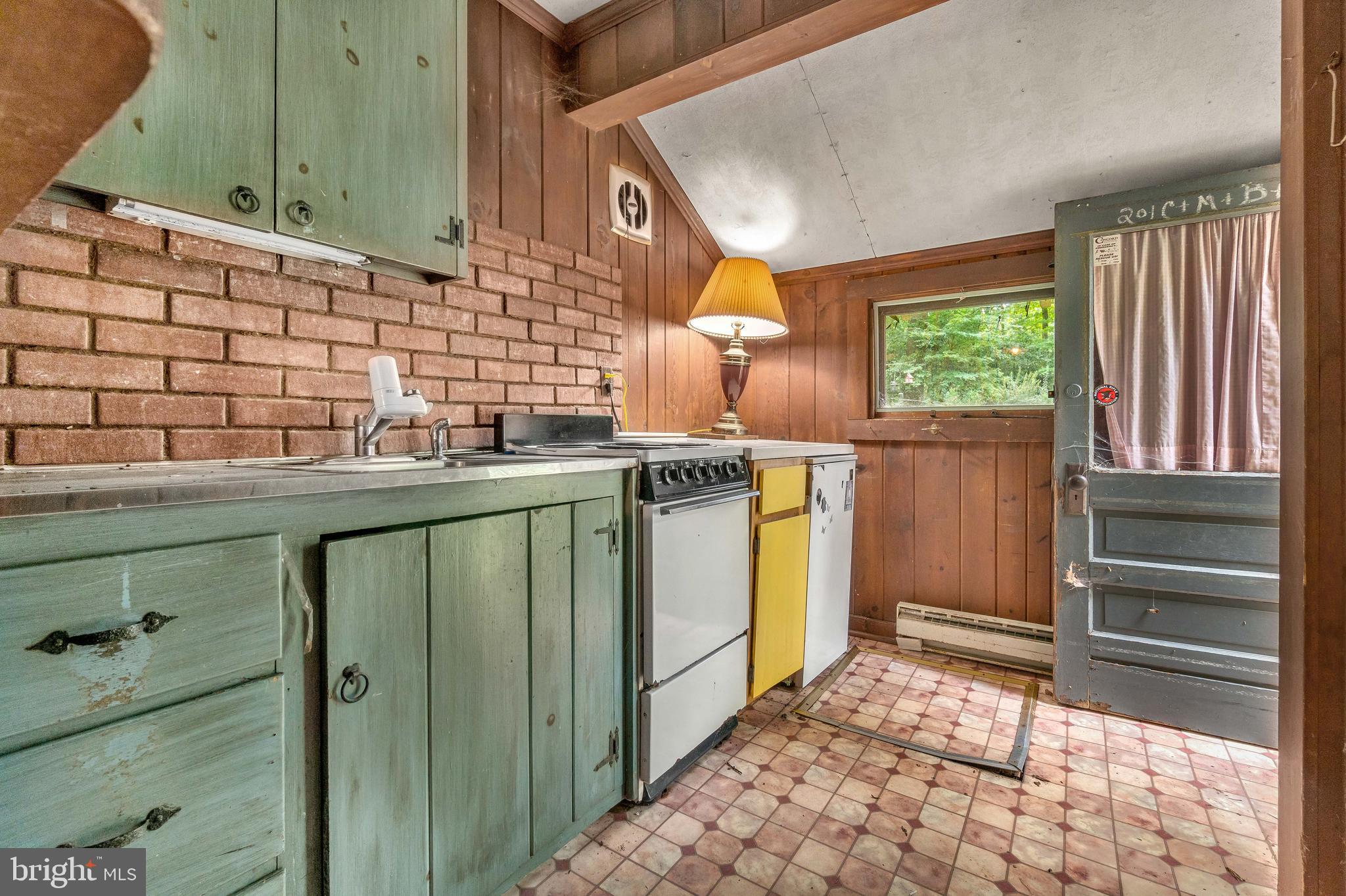 208 Hance Point Road North East, MD 21901 - Photo 8 of 16 Gallery Image 8