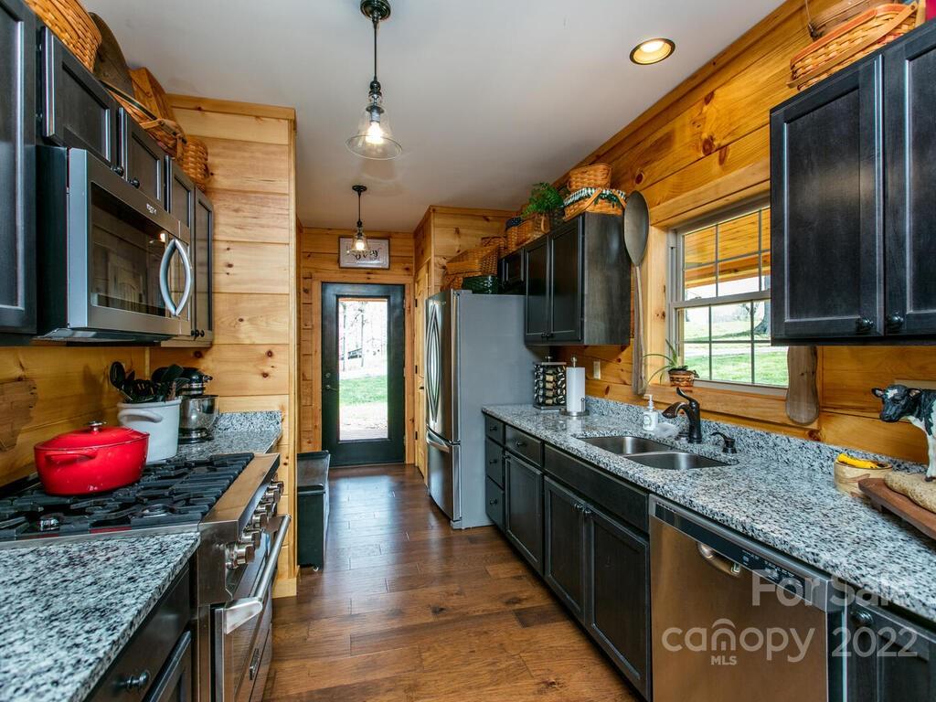 30 Roberts Road Weaverville, NC 28787 - Photo 17 of 33 Gallery Image 17