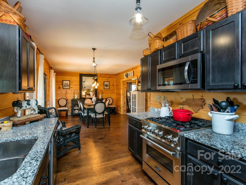 30 Roberts Road Weaverville, NC 28787 - Photo 3 of 33 Gallery Image 3