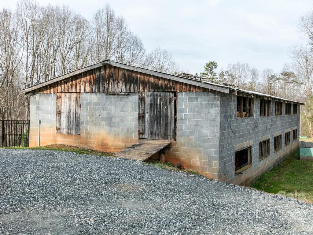 30 Roberts Road Weaverville, NC 28787 - Photo 32 of 33 Gallery Image 32