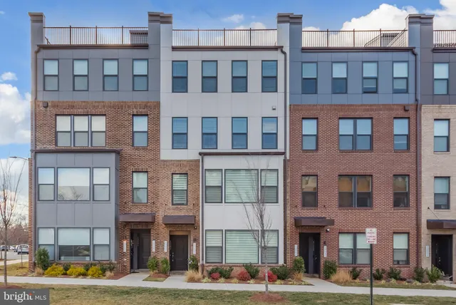 $3,351 | 13505 Sayward Boulevard, Unit 86, Herndon, VA 20171