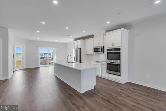 $3,351 | 13505 Sayward Boulevard, Unit 86, Herndon, VA 20171