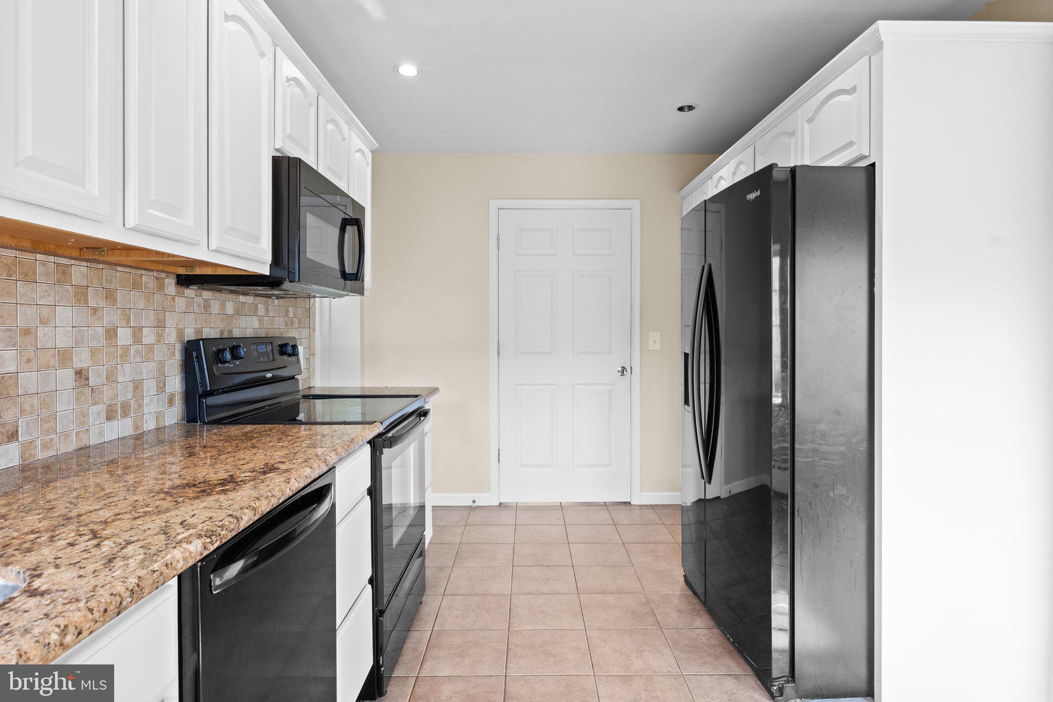 2325 Valley Road Huntingdon Valley, PA 19006 - Photo 11 of 36 Kitchen