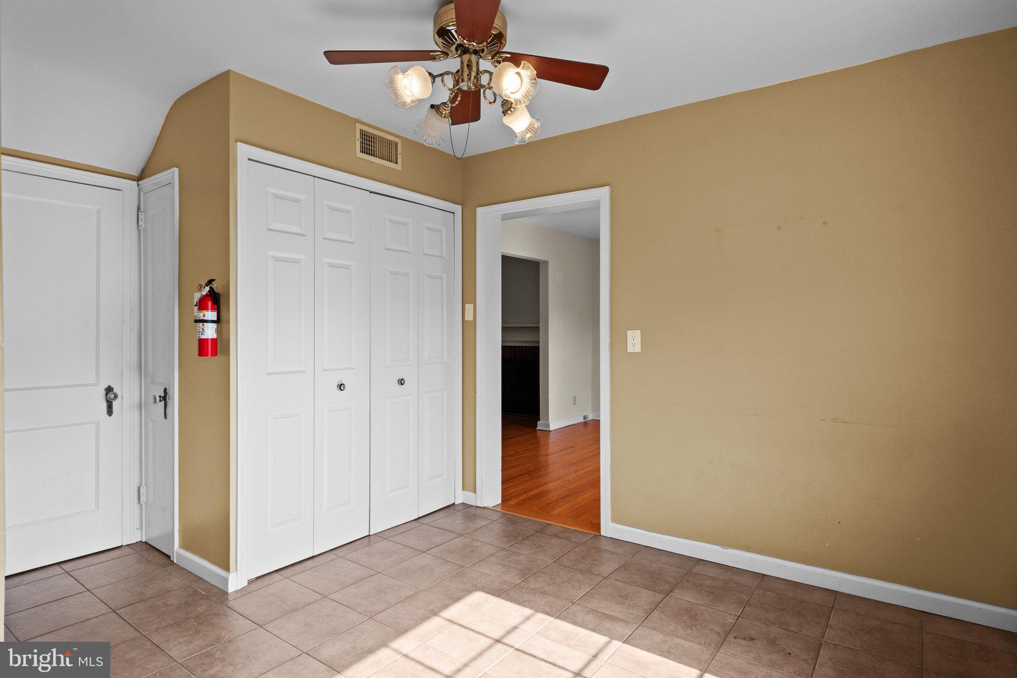 2325 Valley Road Huntingdon Valley, PA 19006 - Photo 12 of 36