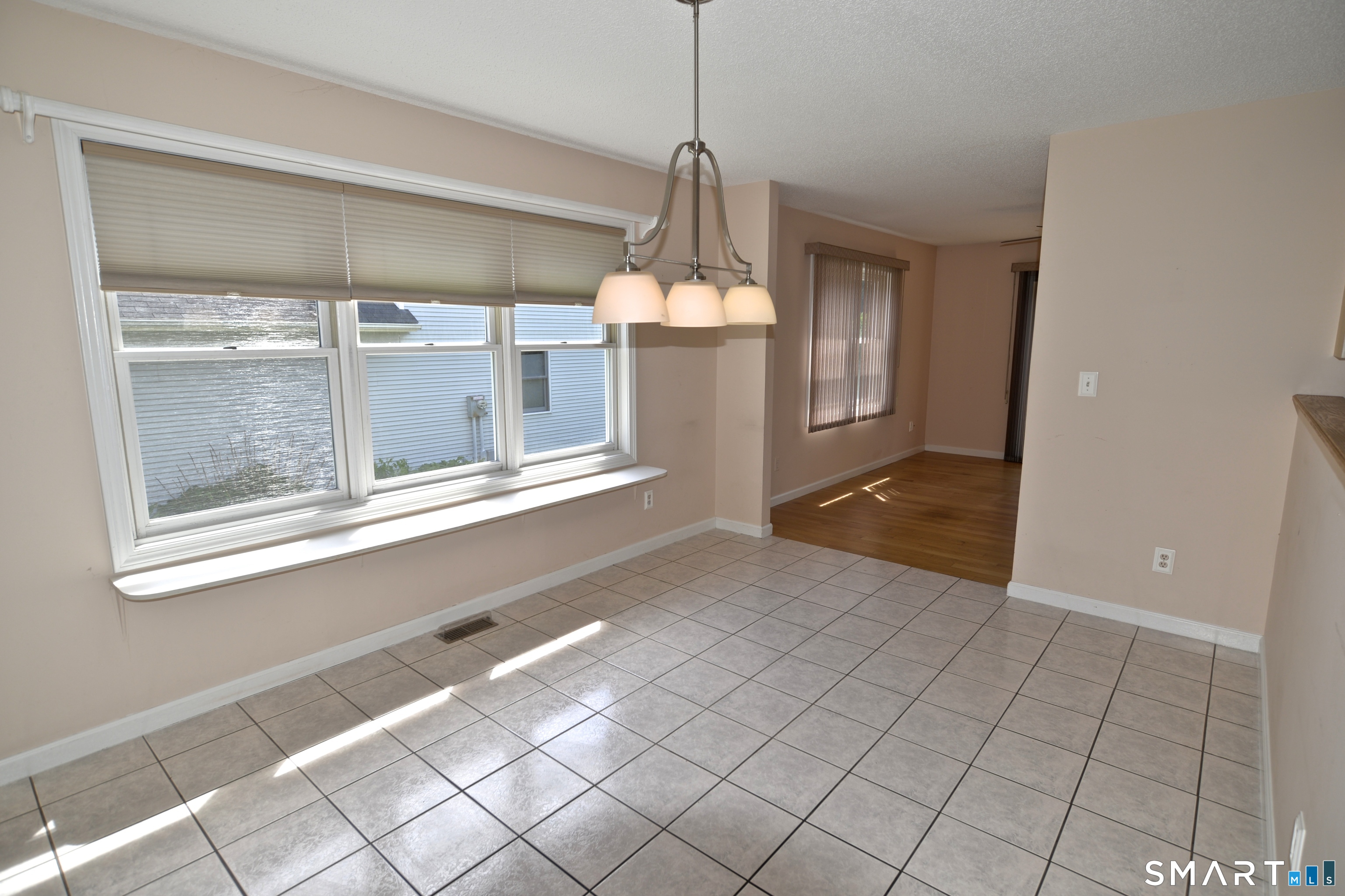 55 Canterbury Road, Unit 55 Hamden, CT 06514 - Photo 7 of 27