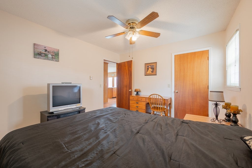 913 Kanawha Ridge Road Dugspur, VA 24325 - Photo 22 of 61 Gallery Image 22