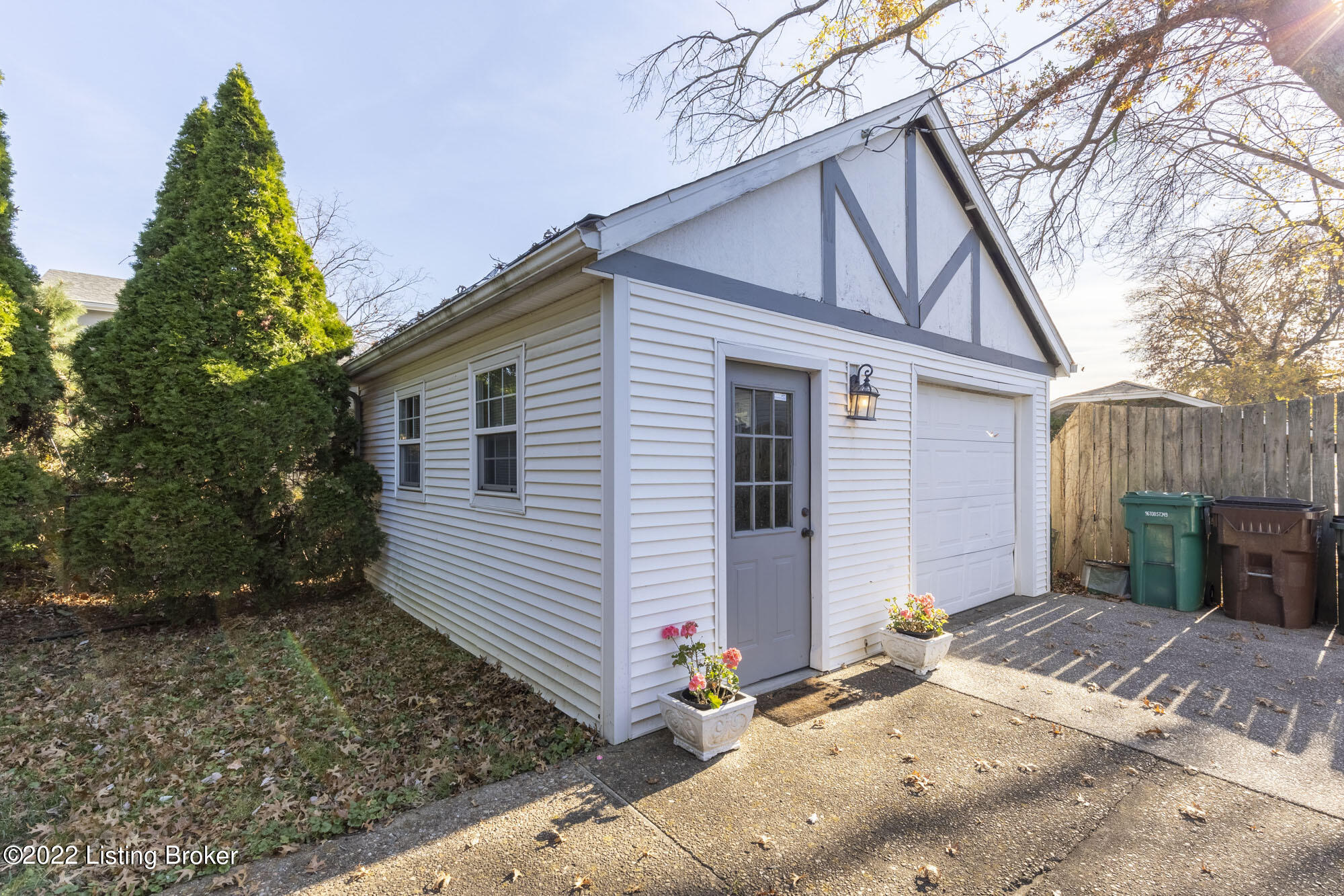 215 Fairlawn Road Louisville, KY 40207 - Photo 36 of 38 Fairlawn034