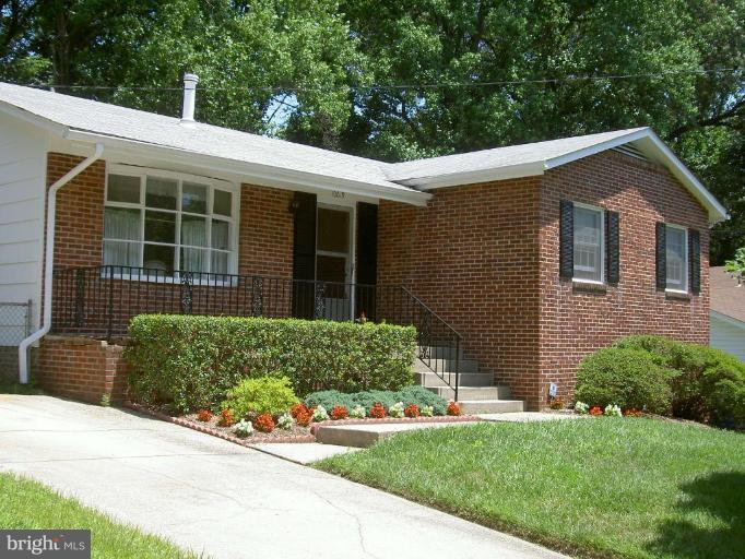 10619 Glenwild Road Silver Spring, MD 20901 - Photo 1 of 10 Exterior (Main)