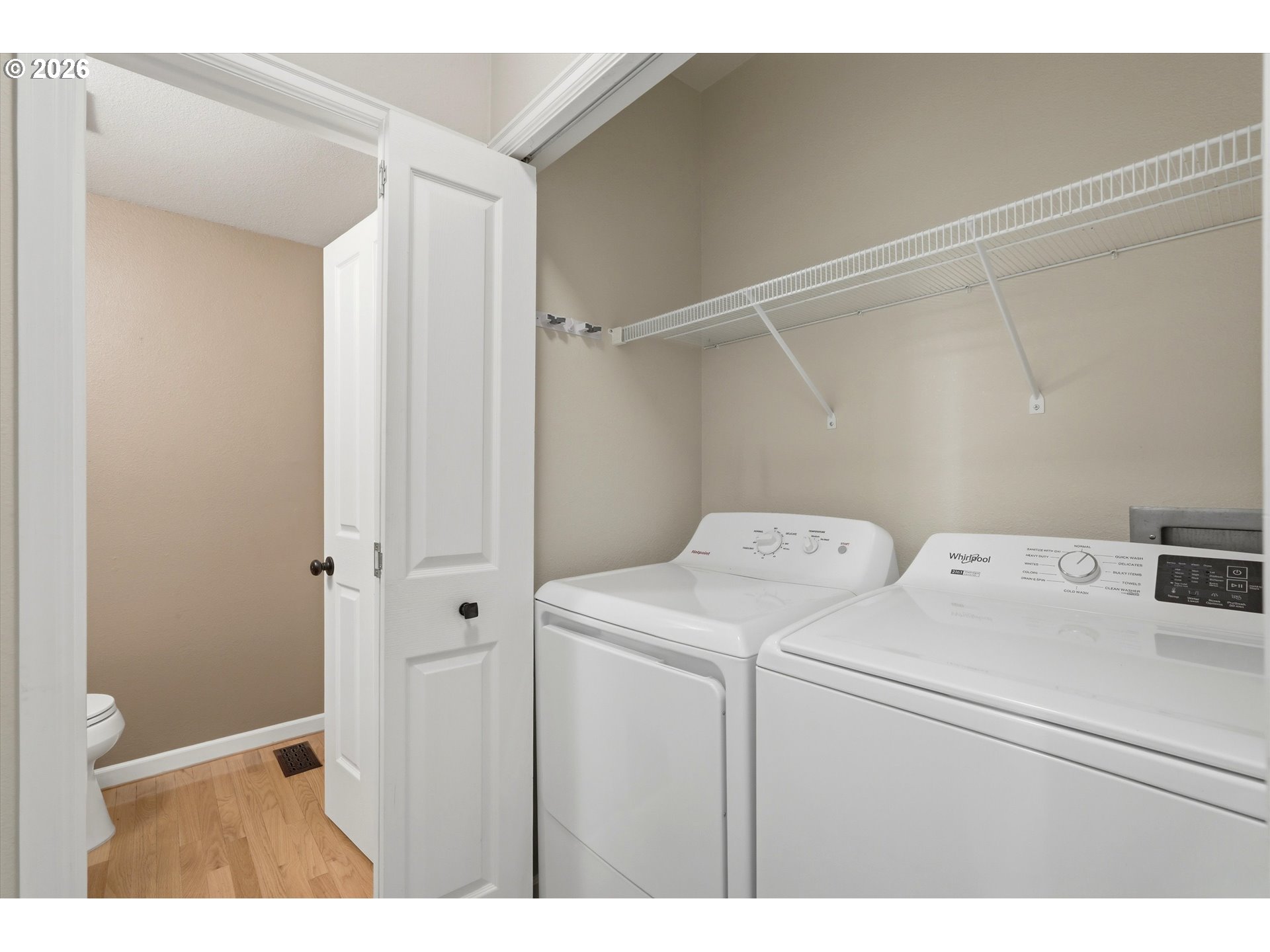 8 Summit Ridge Court Lake Oswego, OR 97035 - Photo 6 of 40 a utility room with dryer and washer