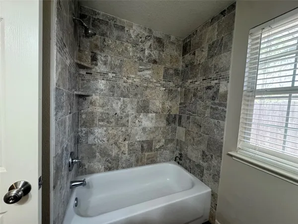 $2,200 | 711 West Clady Drive, Spring, TX 77386