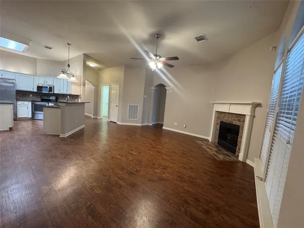 $2,200 | 711 West Clady Drive, Spring, TX 77386