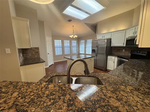$2,200 | 711 West Clady Drive, Spring, TX 77386