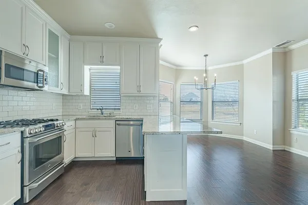 $3,450 | 1360 Shores Boulevard, Rockwall, TX 75087