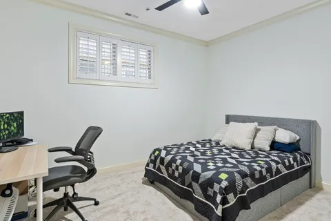 $365,000 | 4903 North Winthrop Avenue, Unit GN, Chicago, IL 60640