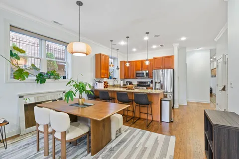 $365,000 | 4903 North Winthrop Avenue, Unit GN, Chicago, IL 60640