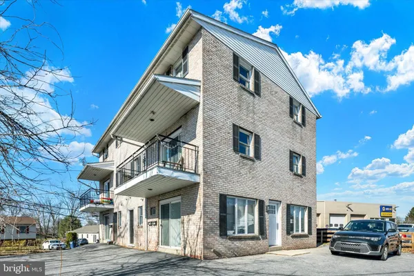 $675,000 | 219 West Main Street, Fleetwood, PA 19522