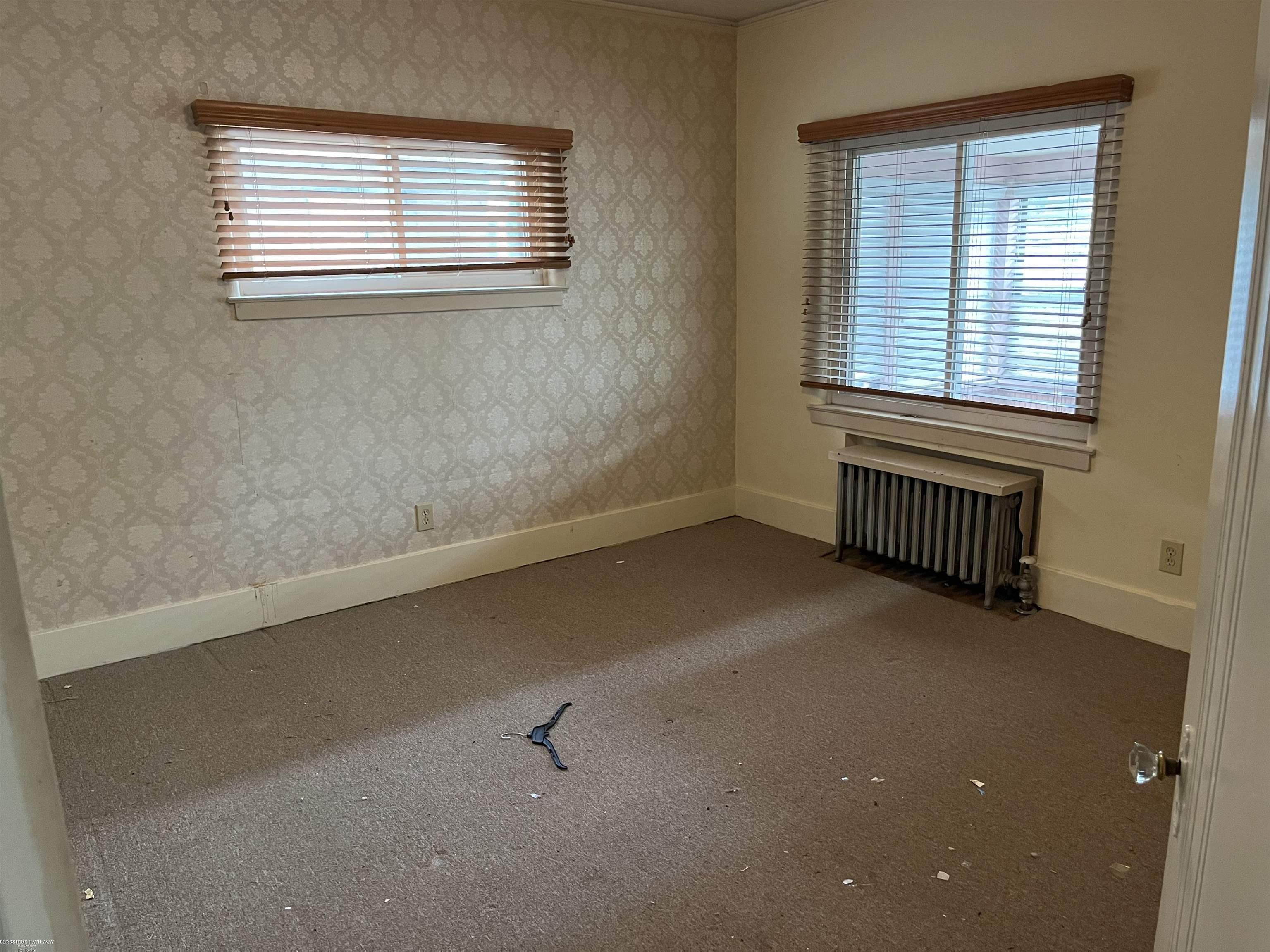 918 Nottingham Road Grosse Pointe, MI 48230 - Photo 10 of 13 50133737-7c18b6c5-695e-48c8-b84c-2fbd650af3ac.JPG