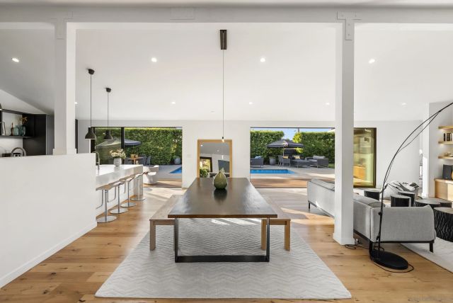 $4,721,902 | 6510 Avenida Manana, La Jolla, CA 92037