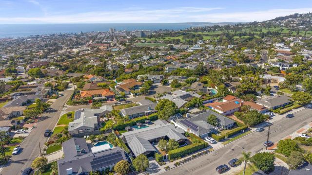 $4,721,902 | 6510 Avenida Manana, La Jolla, CA 92037