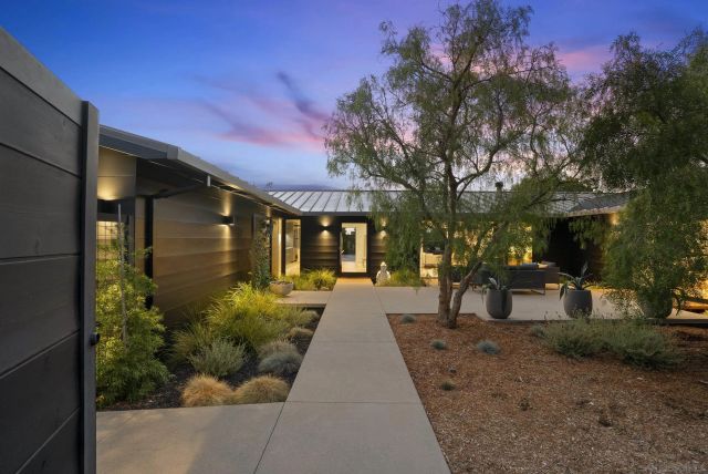 $4,721,902 | 6510 Avenida Manana, La Jolla, CA 92037