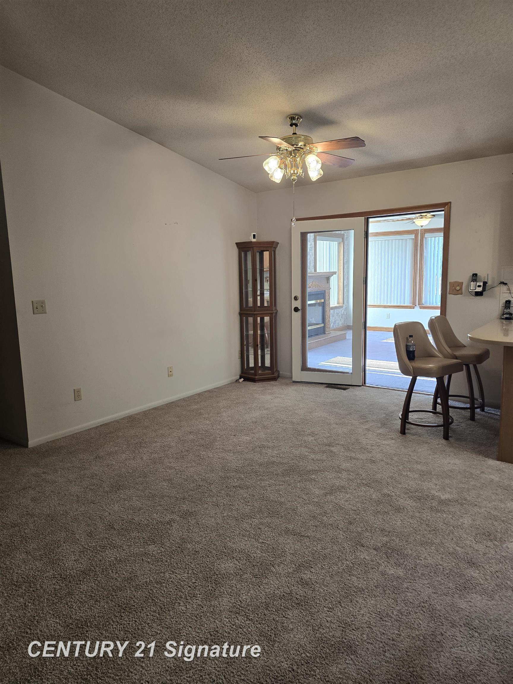 3045 Old Farm Road Flint, MI 48507 - Photo 15 of 41 50186232-8e4b3b6d-7904-4b5a-abf2-d5cdbecf3720.JPG