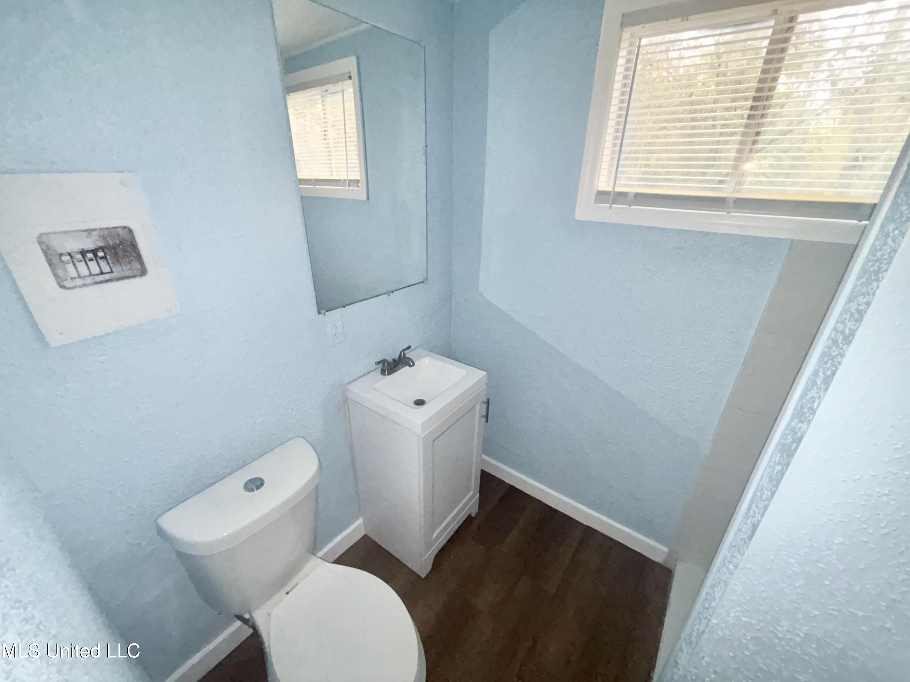 1564 Maria Drive Jackson, MS 39204 - Photo 5 of 11 Bath 1